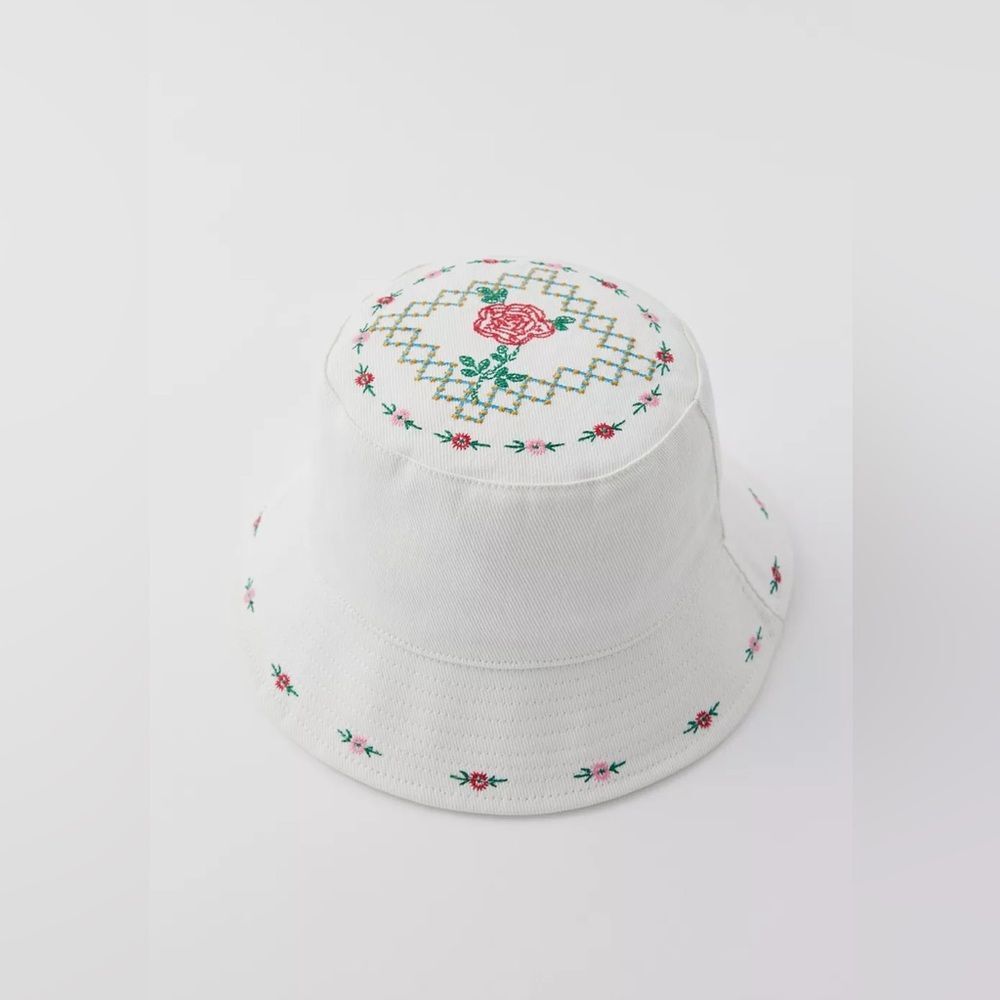 New Urban Outfitters Embroidered Rose Bucket Hat One Size - Picture 4 of 7